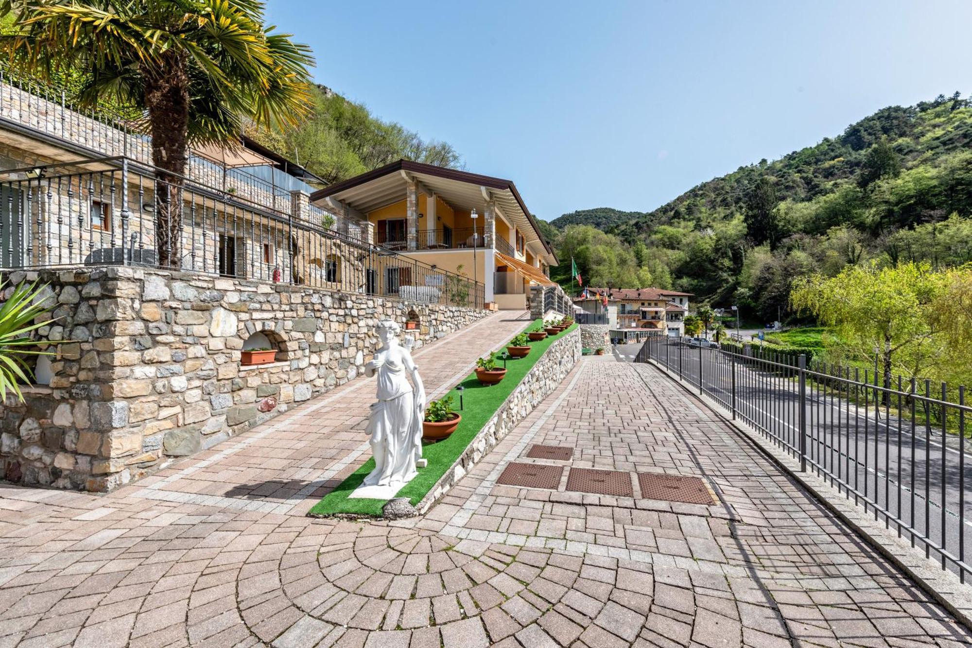 Residence Tatiana A4 Tremosine Екстериор снимка